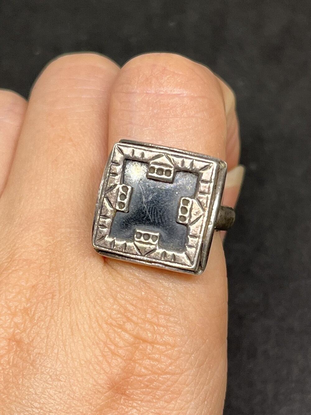 Vintage Sterling Silver Native American Southwestern Carved Onyx Inlaid Ring